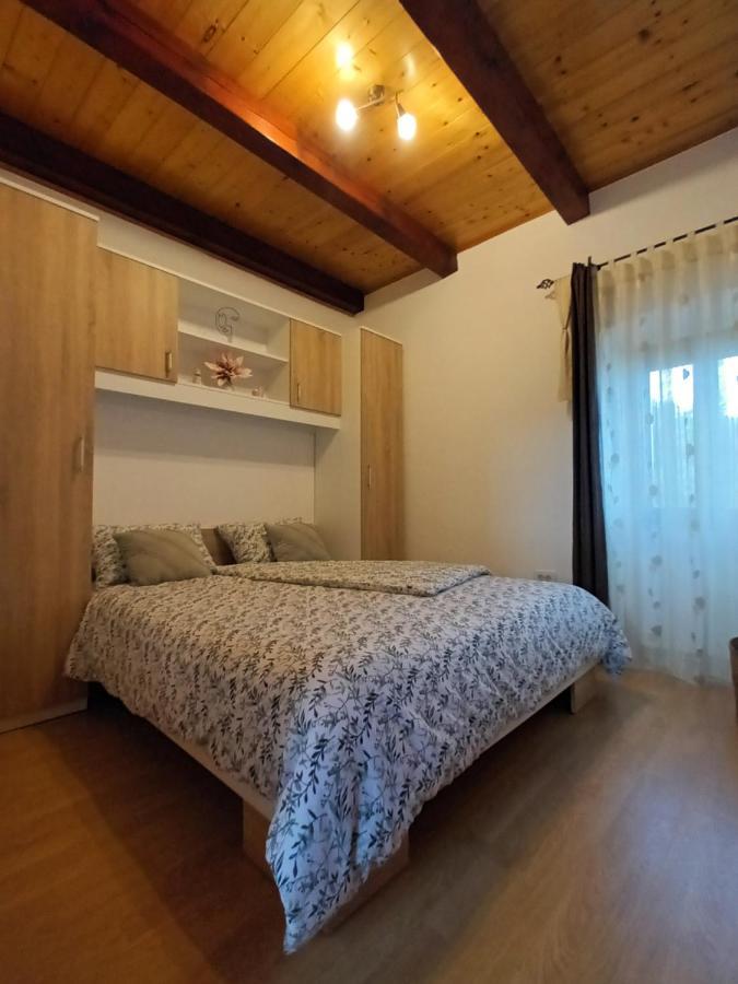 Guesthouse Marija Potpićan Eksteriør bilde