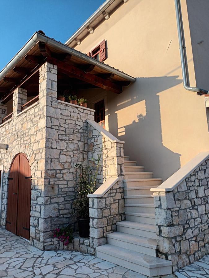 Guesthouse Marija Potpićan Eksteriør bilde