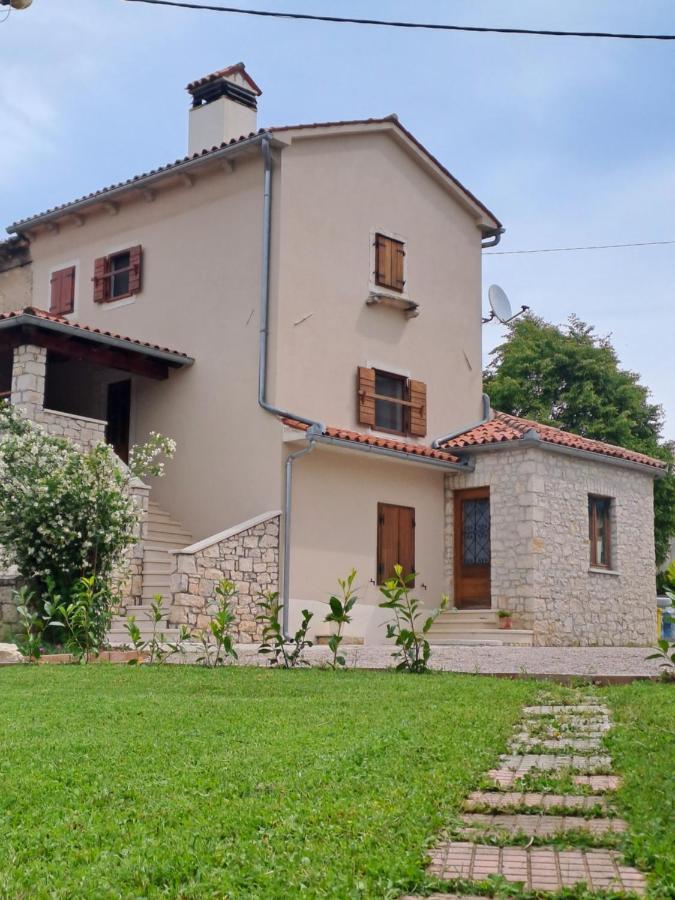 Guesthouse Marija Potpićan Eksteriør bilde